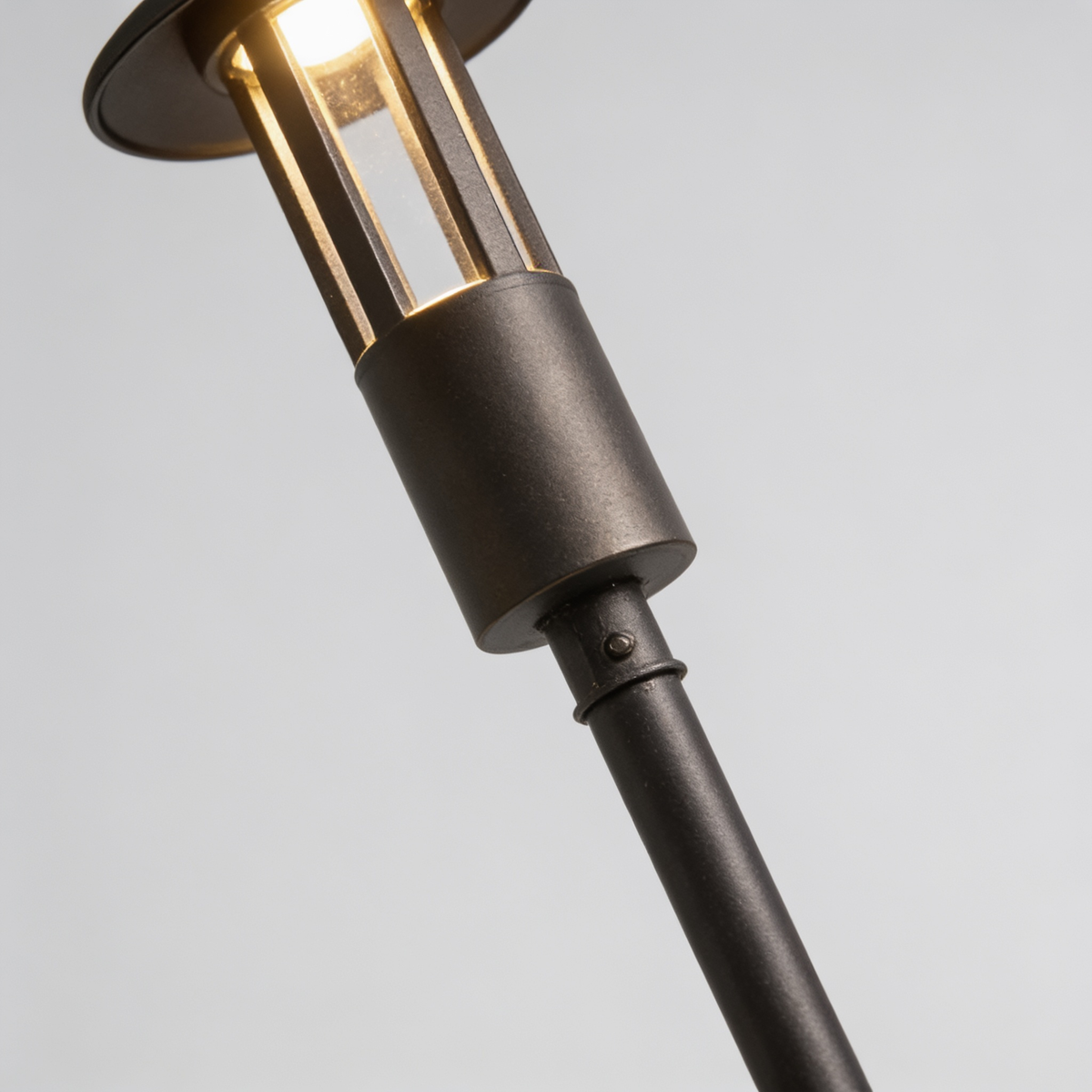 Outdoor Lawn Lamp for Garden Paths, Iron, IP65, 15.7 or 23.6 in